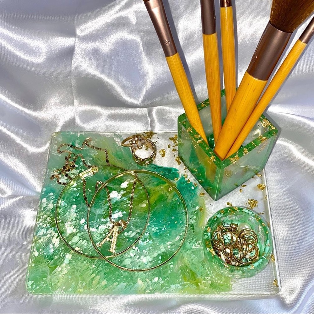 MAKEUP/JEWELRY TRAY